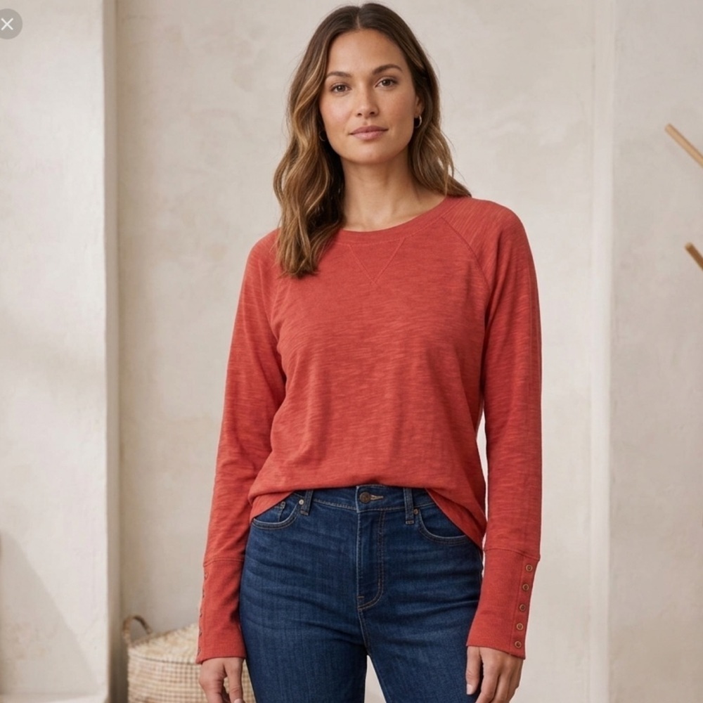 Evereve Symone Women's Long-Sleeve Crewneck Top